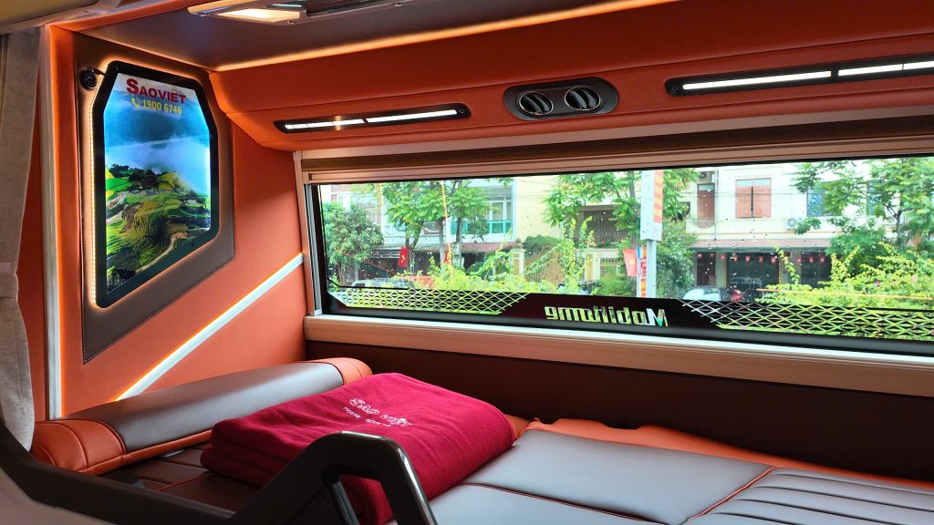 Xe cabin cung điện có wc trên xe